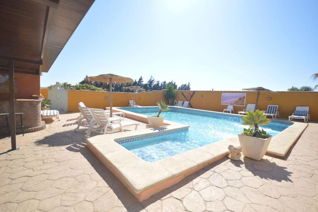 콘일데라프론테라 Casas Paqui Y Pablo Con Piscina Compartida En Conil 빌라 외부 사진